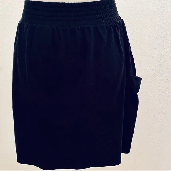 PINK Victoria’s Secret Black Skirt with Pockets - Picture 7 of 8